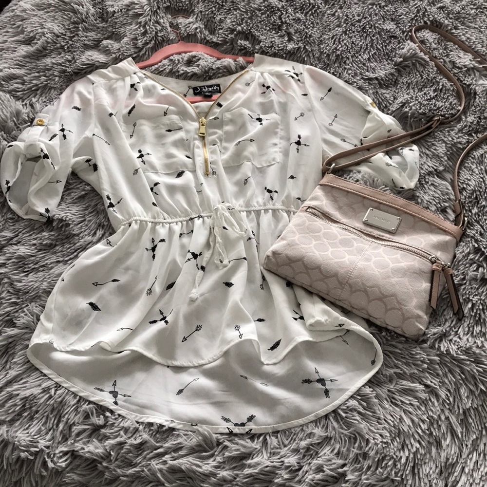 🖤NWOT🖤 white blouse